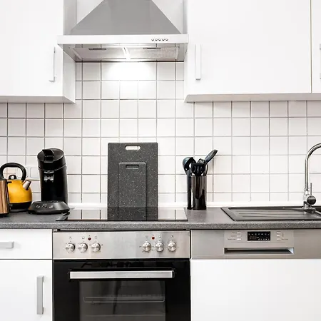 Smart Home - Essen - Perfect For 5 Guests! Central - Balcony - Netflix - Free Parking Zone Exterior photo