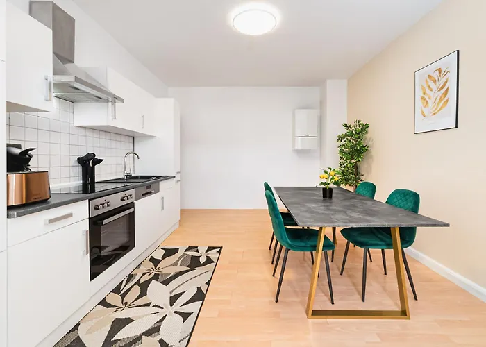 Smart Home - Essen - Perfect For 5 Guests! Central - Balcony - Netflix - Free Parking Zone