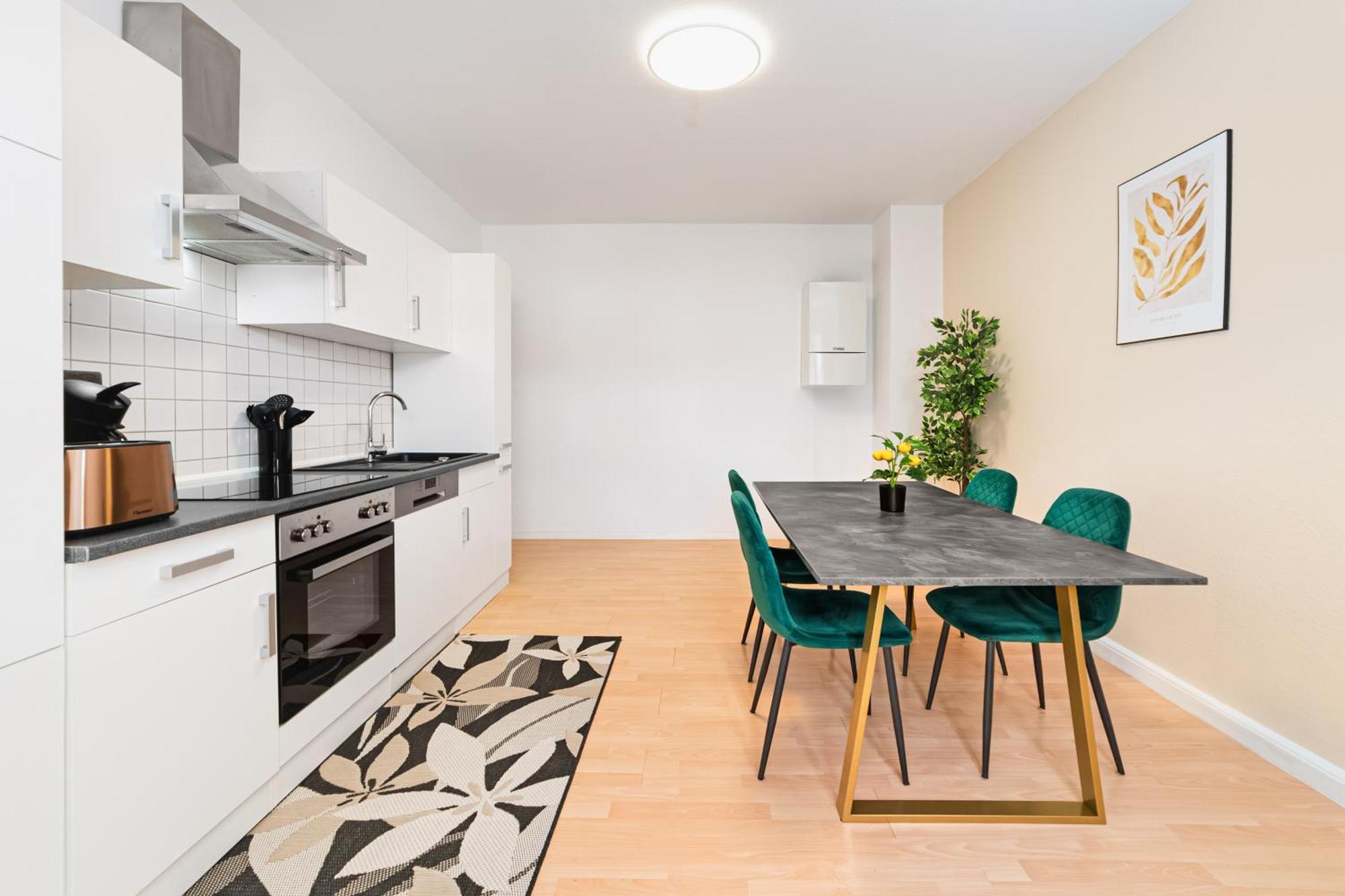 Smart - - Perfect For 5 Guests! - Balcony - Netflix - Free Parking Zone Apartment