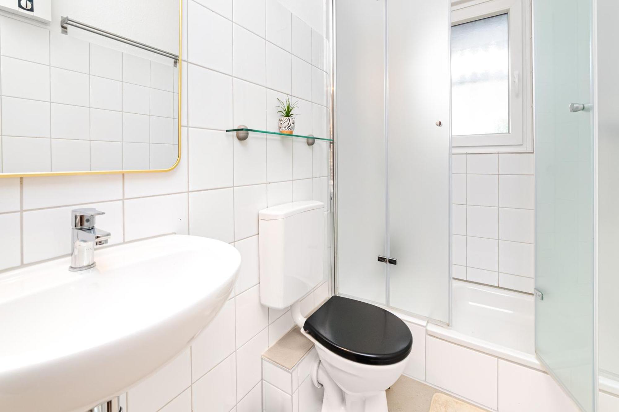 Apartment Smart - - Perfect For 5 Guests! - Balcony - Netflix - Free Parking Zone Essen